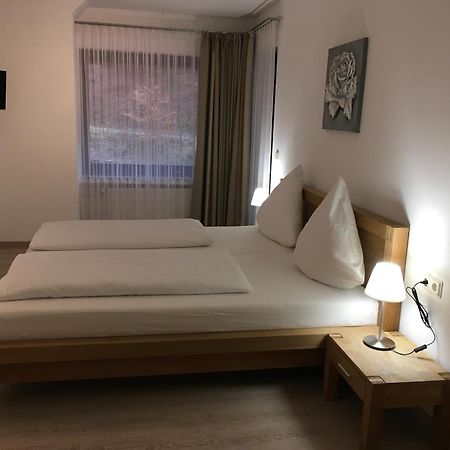 Hotel-Pension Zum Paradies Willingen  Eksteriør billede