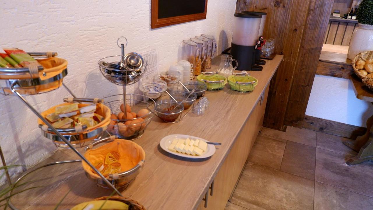 Hotel-Pension Zum Paradies Willingen  Eksteriør billede
