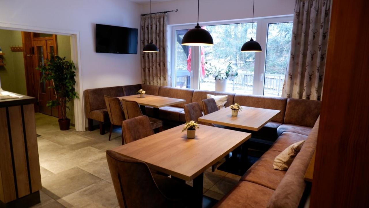 Hotel-Pension Zum Paradies Willingen  Eksteriør billede