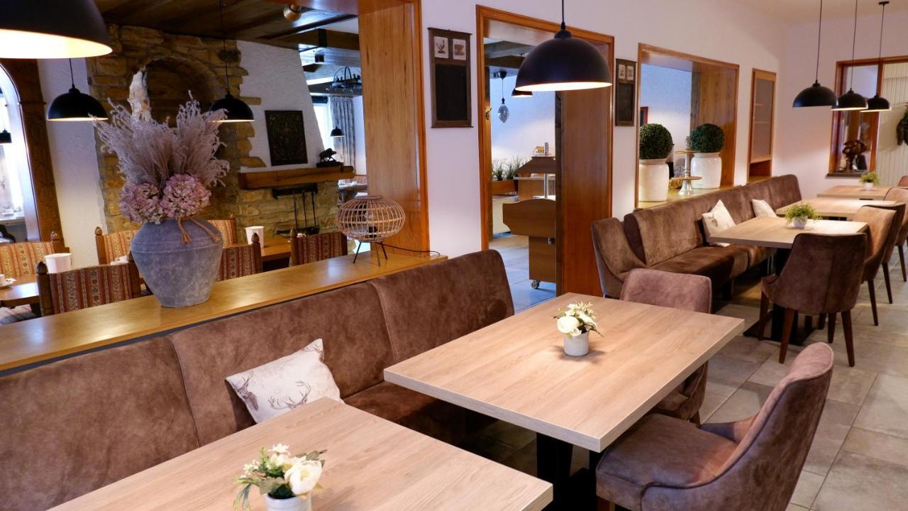 Hotel-Pension Zum Paradies Willingen  Eksteriør billede